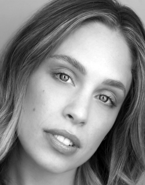 Headshot of Annelise Baker, Broadway performer