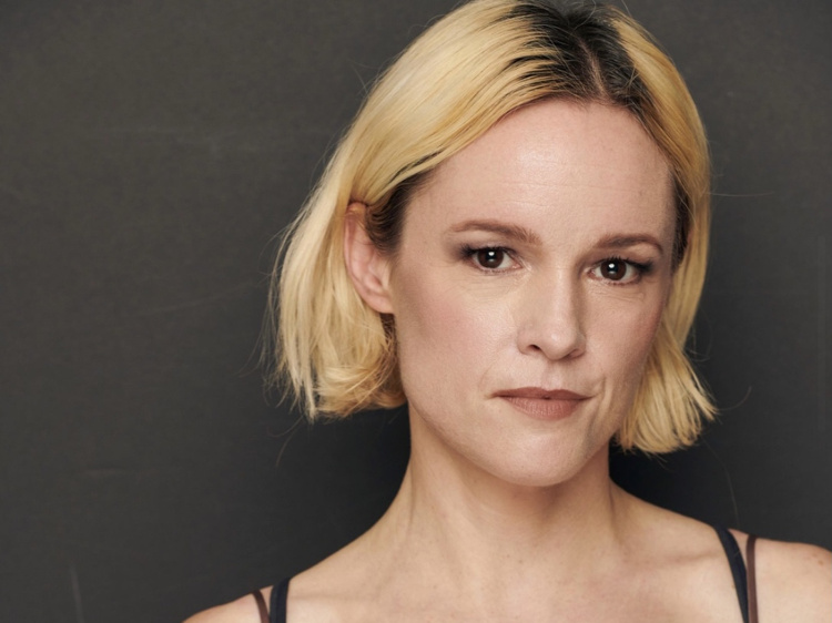 Headshot of Libby Winters, Broadway performer